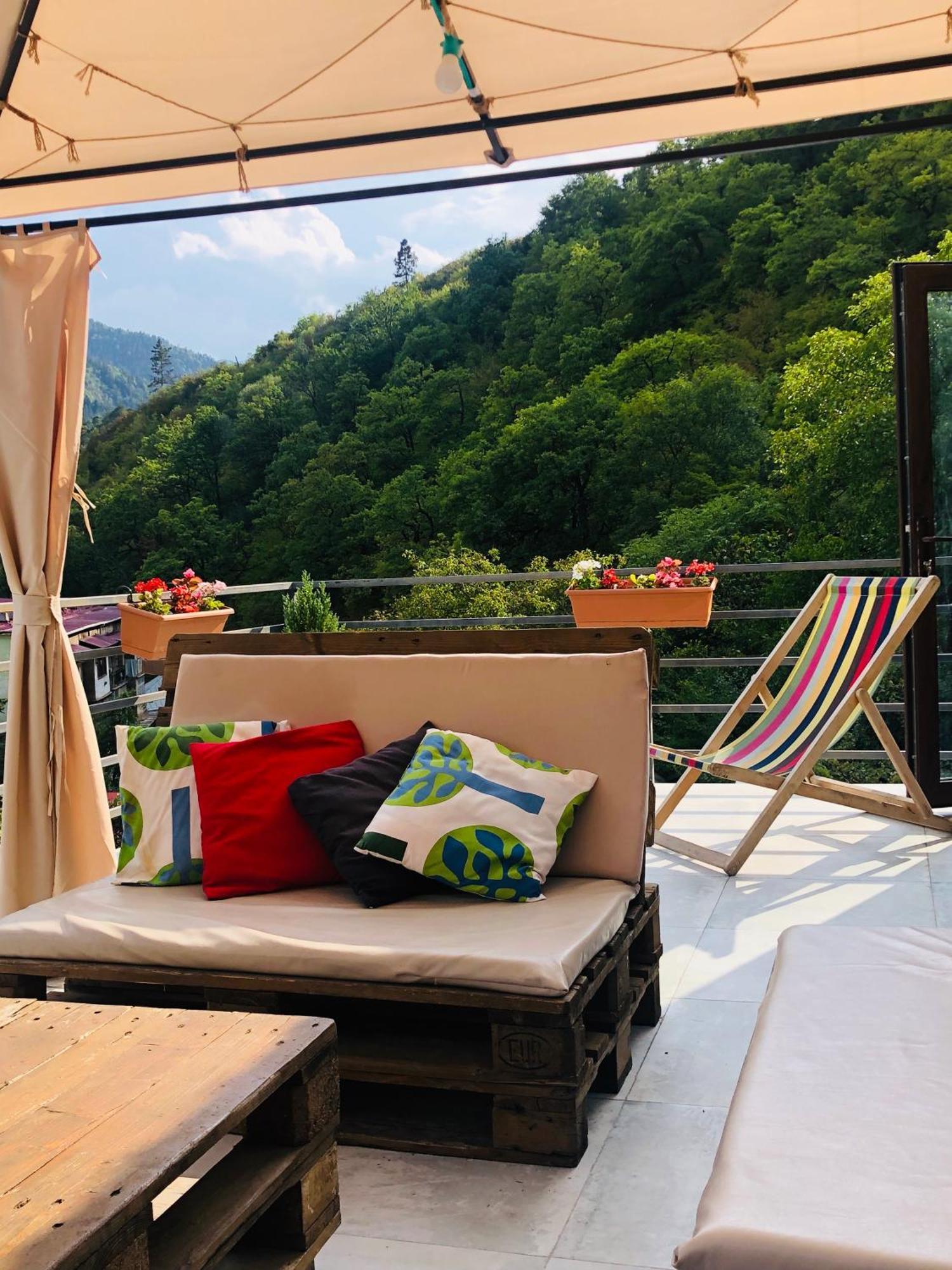 Borjomi Inn Екстериор снимка